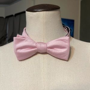 PROM Pink bowtie with clip